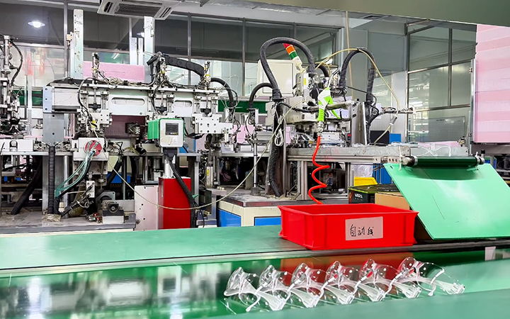 خط إنتاج النظارات الواقية